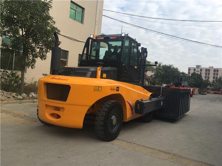 Aluminum-charging Vehicle