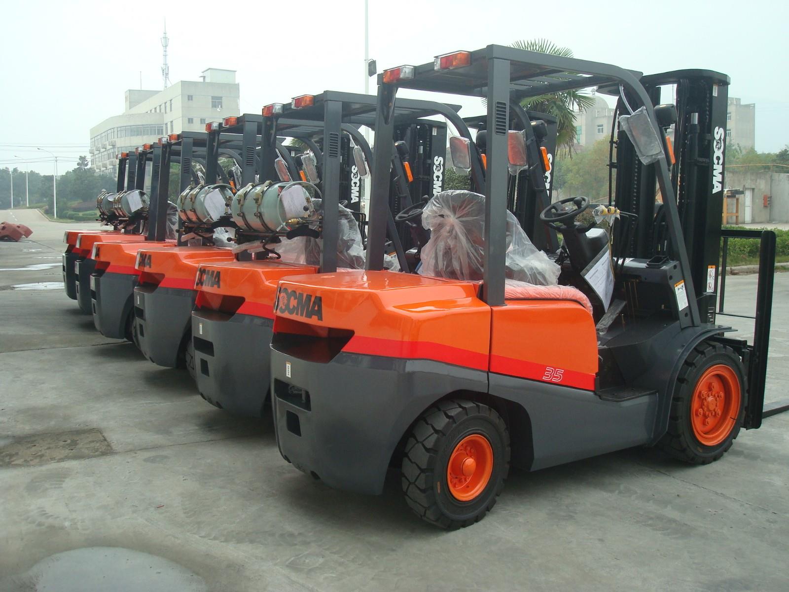dual fuel forklift.JPG