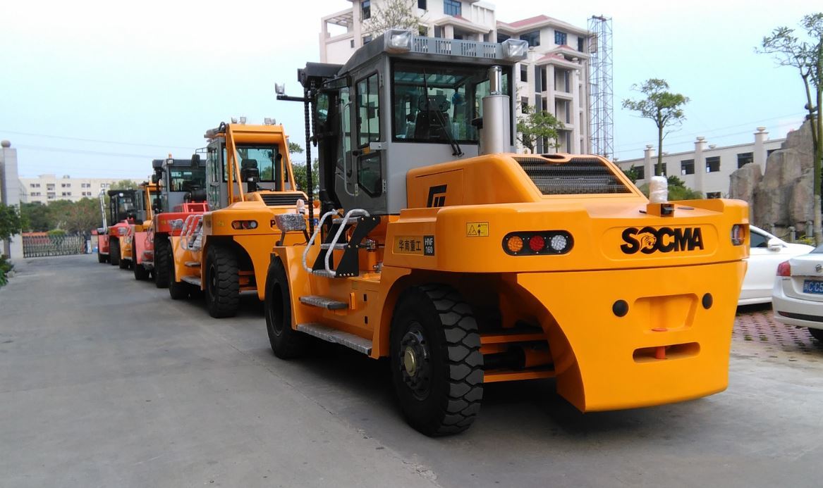 heavy forklift for container handling