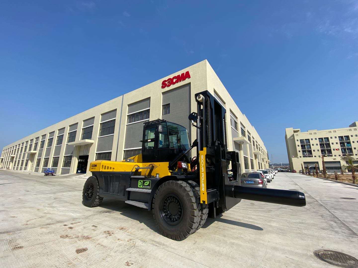 32 ton forklifts