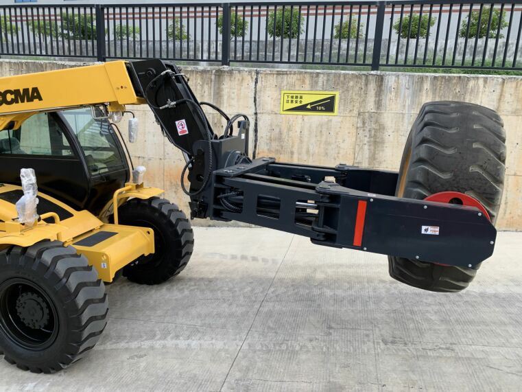 telescopic forklift