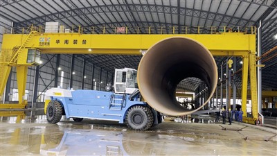 SOCMA ปฏิวัติการดำเนินงานฟาร์มกังหันลมด้วยรถยกหนักขั้นสูง