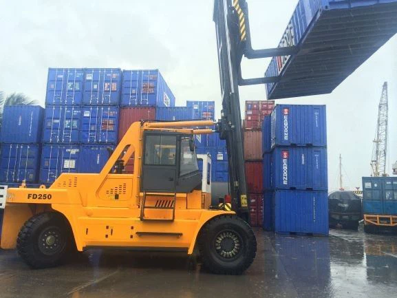 25 Ton Heavy Forklift Truck New Style Work In Port And Depot