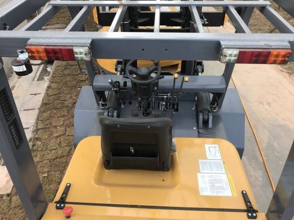 7 Ton Forklift Engine Mitsubishi Lift Height 6 Meter Mast 3 Stage Work For Logistics And Warehouse