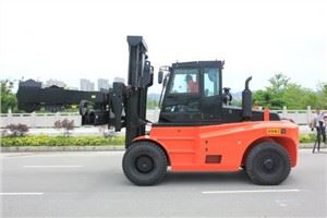 Socma 13.5 Ton Forklift เครื่องจักรกลหนักแนบยางหอย
